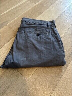 Amazon Essentials Men’s Khaki Pant Set Size 36x32 Straight Grey